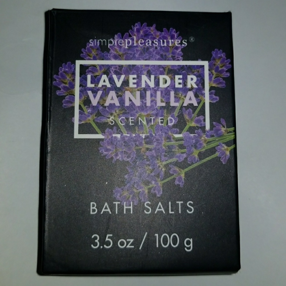 Lavender & Vanilla scented bath salts